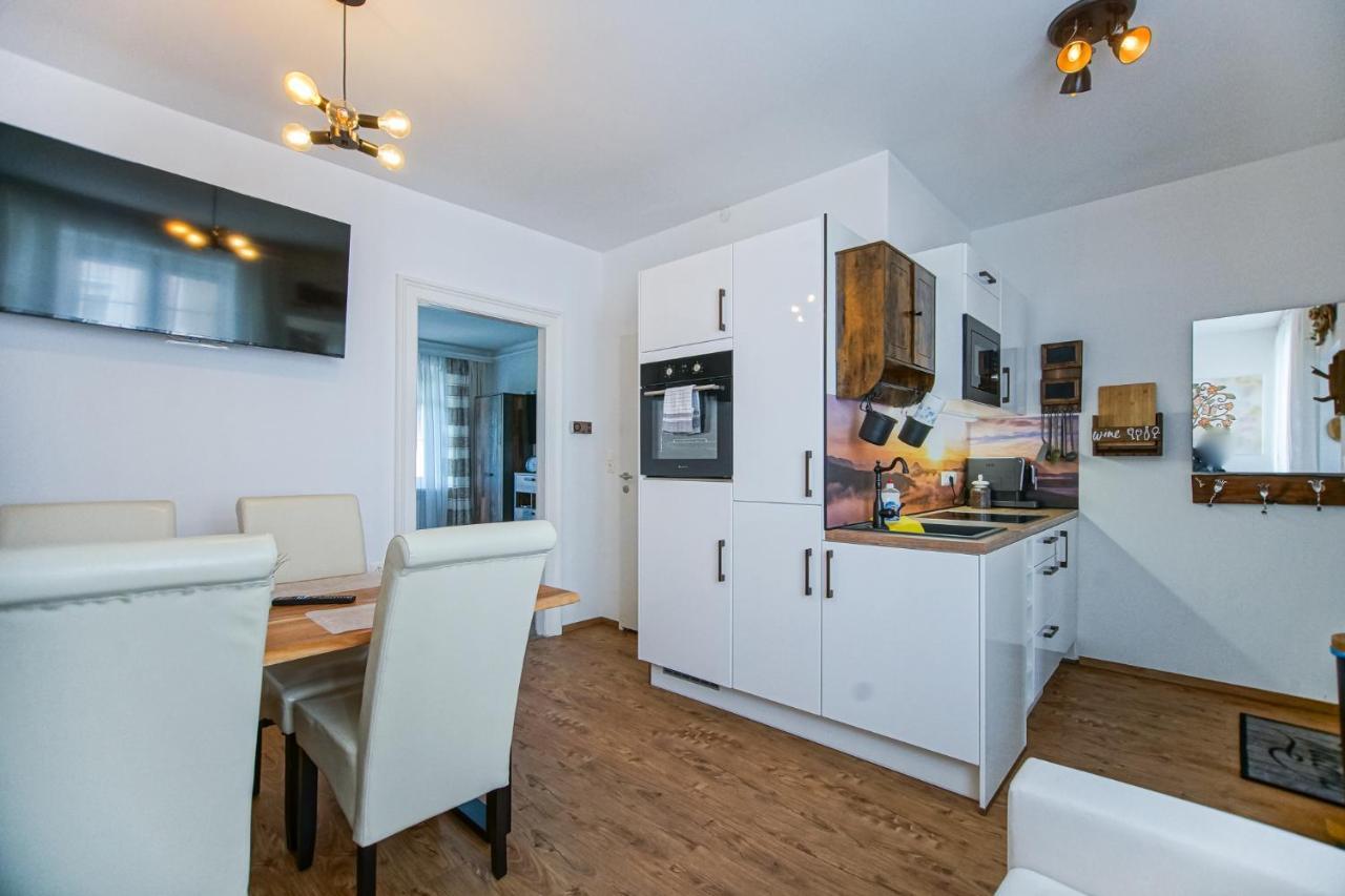 Auszeit Steiraland 7 Mit Ueberdachten Balkon Und Parkplatz Leoben  Dış mekan fotoğraf